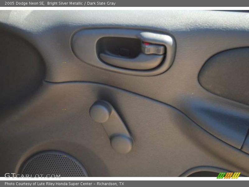 Bright Silver Metallic / Dark Slate Gray 2005 Dodge Neon SE