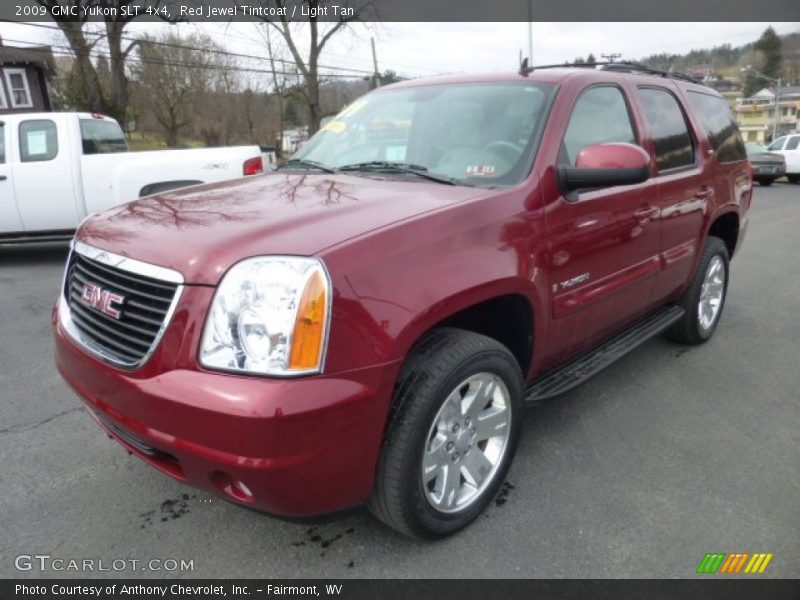 Front 3/4 View of 2009 Yukon SLT 4x4