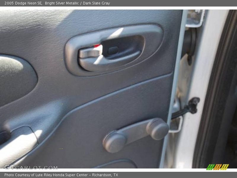 Bright Silver Metallic / Dark Slate Gray 2005 Dodge Neon SE