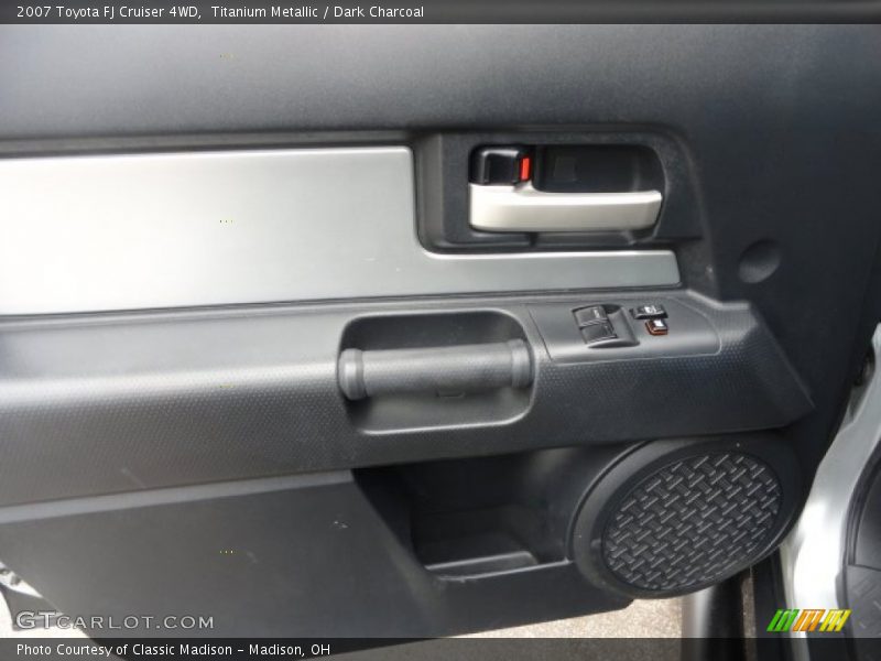 Titanium Metallic / Dark Charcoal 2007 Toyota FJ Cruiser 4WD