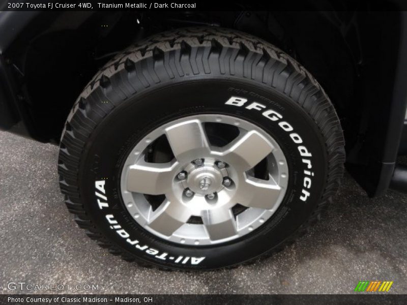 Titanium Metallic / Dark Charcoal 2007 Toyota FJ Cruiser 4WD