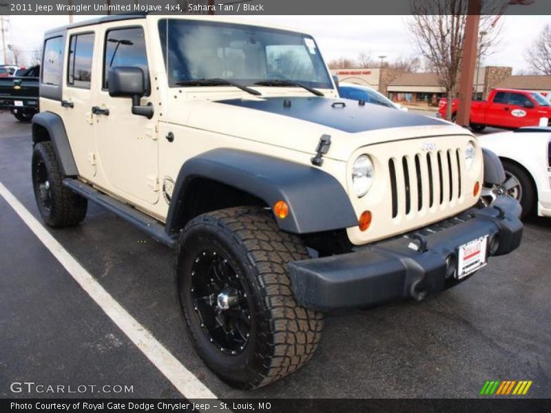 Front 3/4 View of 2011 Wrangler Unlimited Mojave 4x4