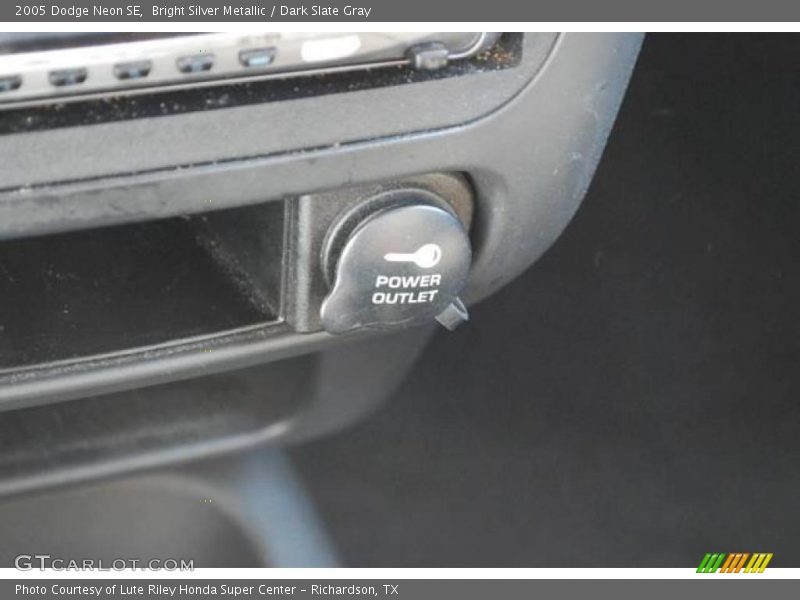 Bright Silver Metallic / Dark Slate Gray 2005 Dodge Neon SE