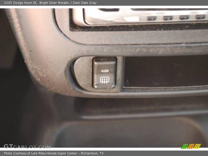 Bright Silver Metallic / Dark Slate Gray 2005 Dodge Neon SE