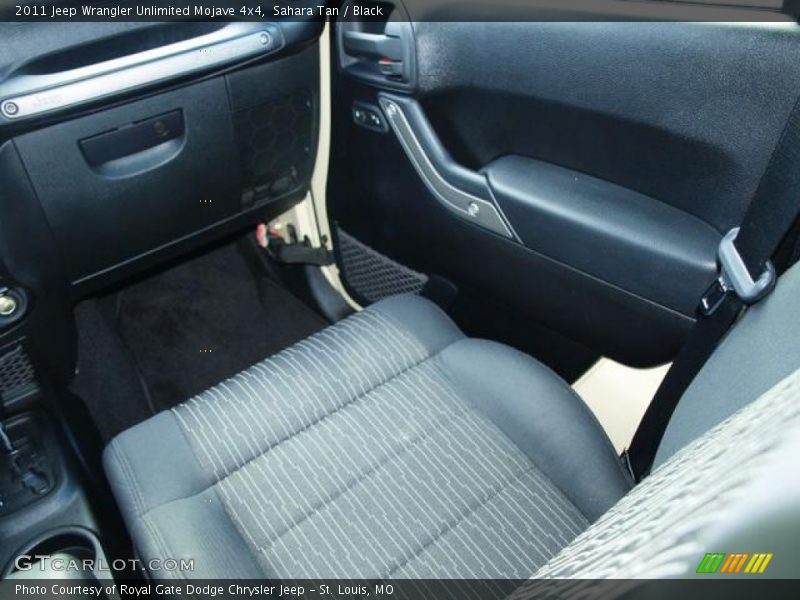 Sahara Tan / Black 2011 Jeep Wrangler Unlimited Mojave 4x4