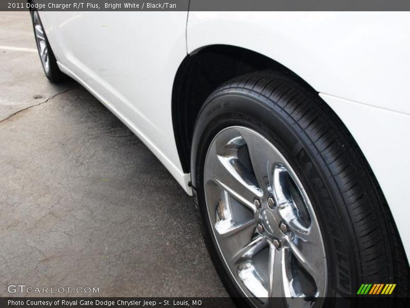 Bright White / Black/Tan 2011 Dodge Charger R/T Plus