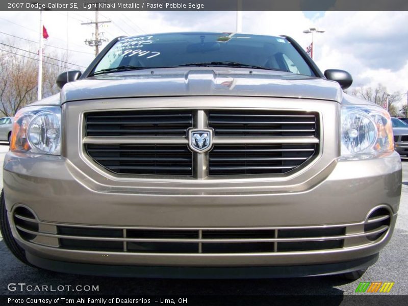 Light Khaki Metallic / Pastel Pebble Beige 2007 Dodge Caliber SE