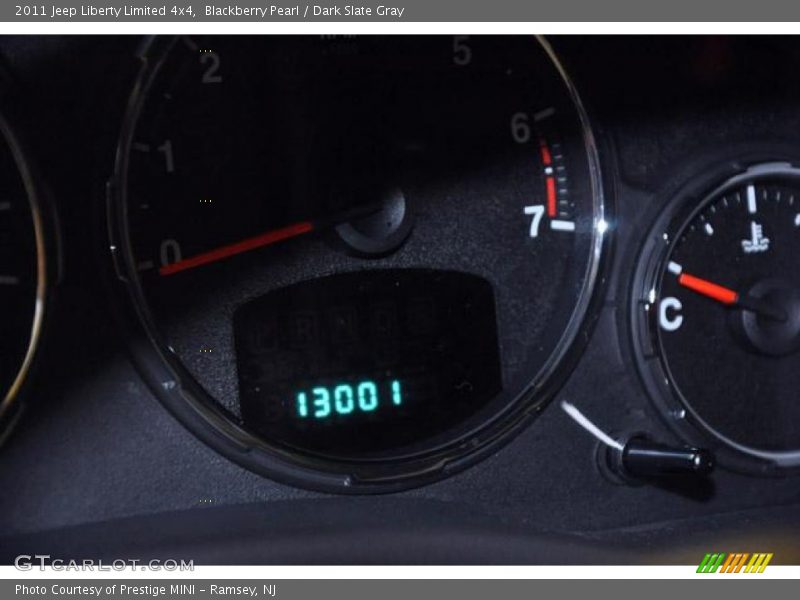Blackberry Pearl / Dark Slate Gray 2011 Jeep Liberty Limited 4x4