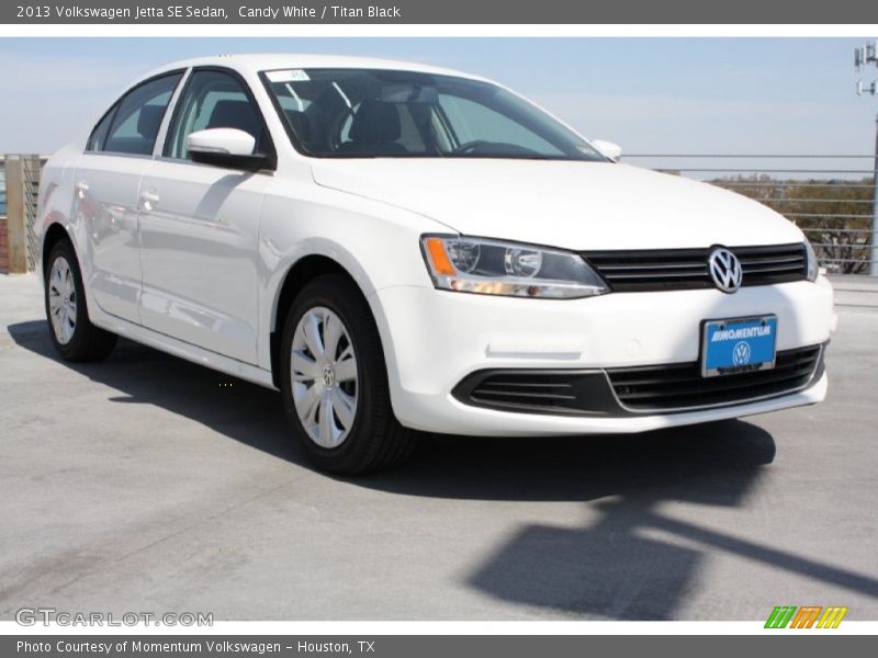 Candy White / Titan Black 2013 Volkswagen Jetta SE Sedan