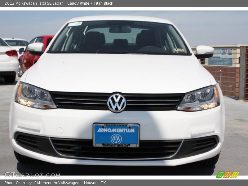 Candy White / Titan Black 2013 Volkswagen Jetta SE Sedan