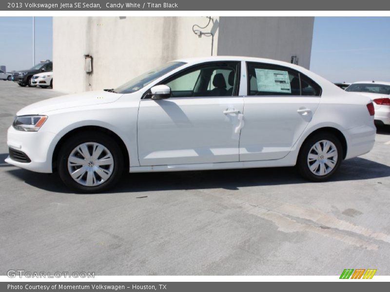 Candy White / Titan Black 2013 Volkswagen Jetta SE Sedan