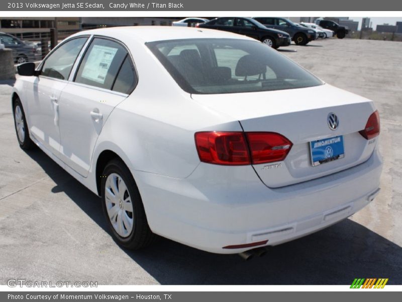 Candy White / Titan Black 2013 Volkswagen Jetta SE Sedan