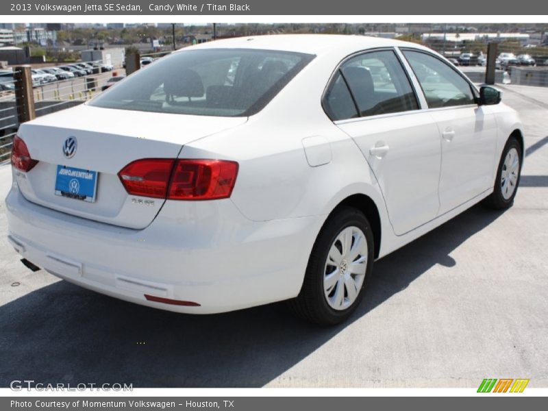 Candy White / Titan Black 2013 Volkswagen Jetta SE Sedan