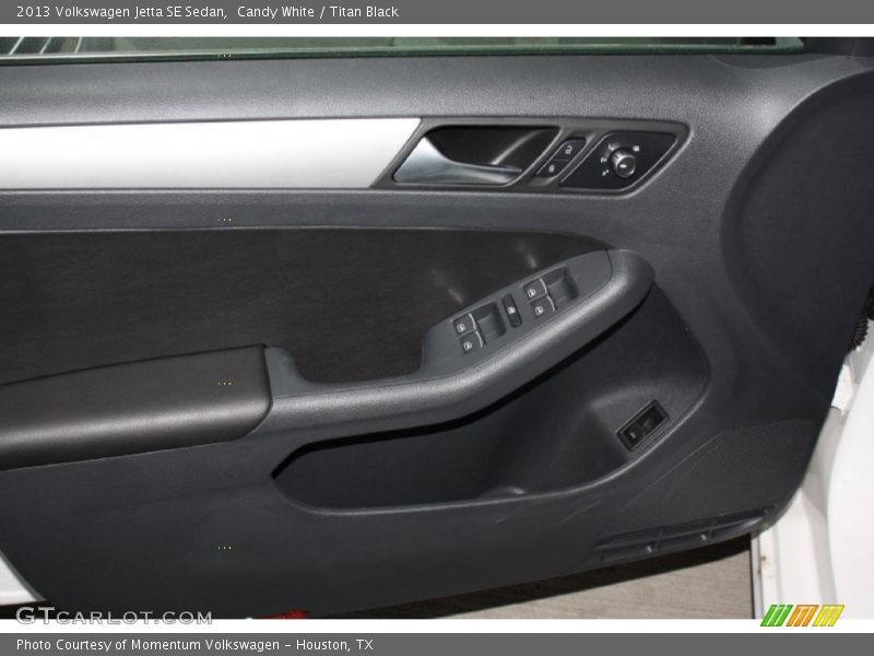 Candy White / Titan Black 2013 Volkswagen Jetta SE Sedan