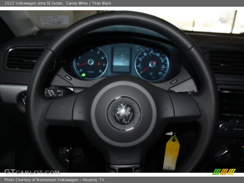 Candy White / Titan Black 2013 Volkswagen Jetta SE Sedan