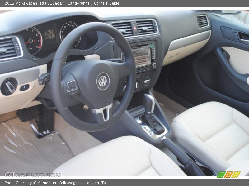 Candy White / Cornsilk Beige 2013 Volkswagen Jetta SE Sedan