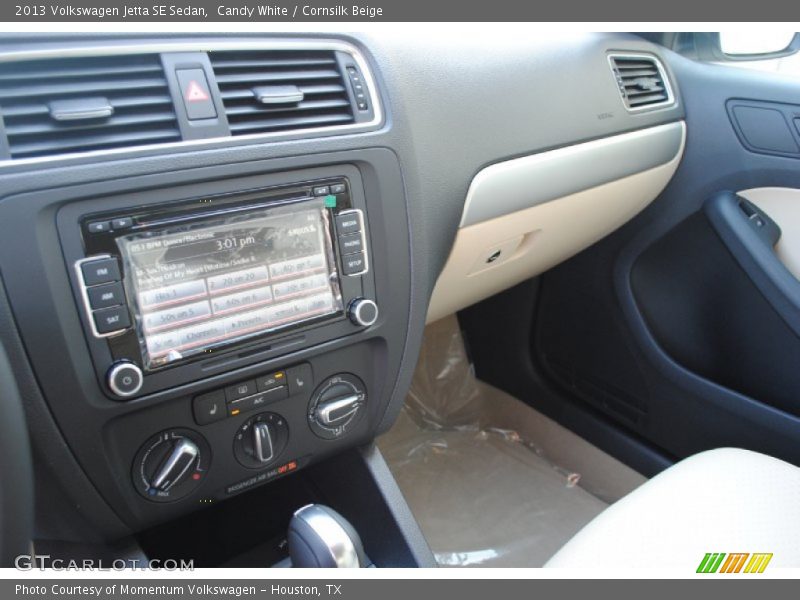 Candy White / Cornsilk Beige 2013 Volkswagen Jetta SE Sedan