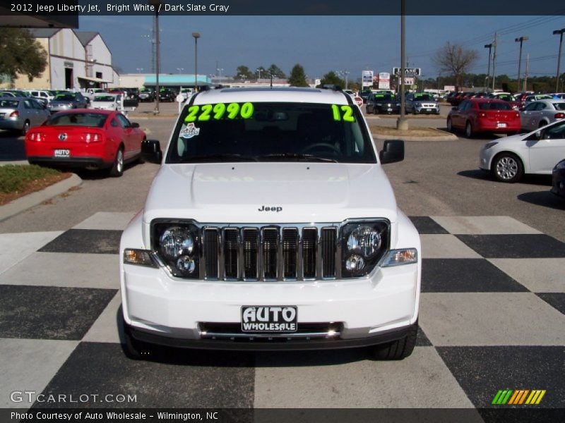 Bright White / Dark Slate Gray 2012 Jeep Liberty Jet