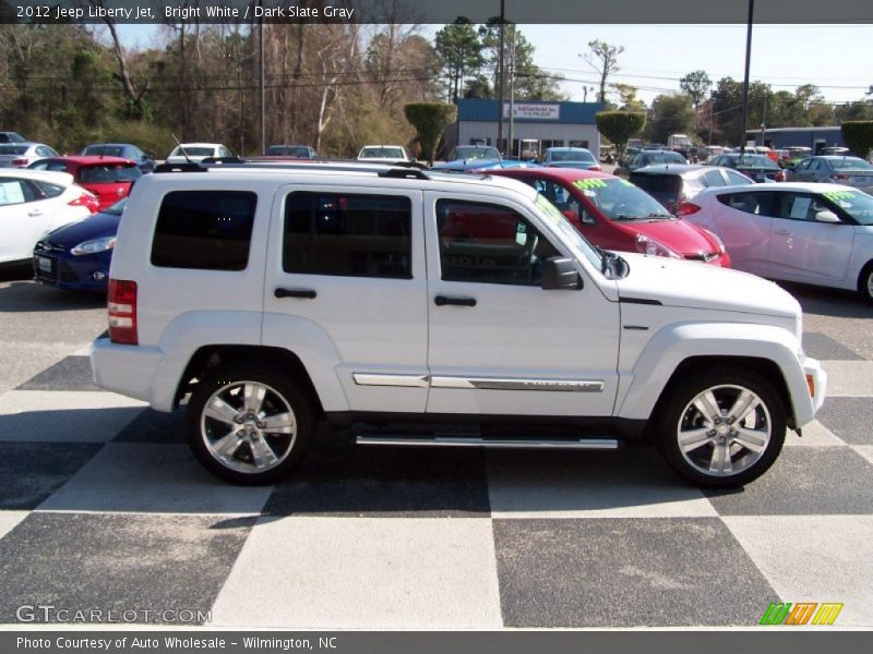 Bright White / Dark Slate Gray 2012 Jeep Liberty Jet