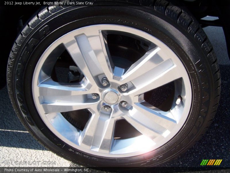 Bright White / Dark Slate Gray 2012 Jeep Liberty Jet