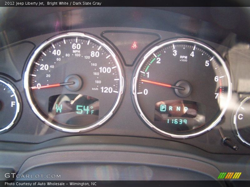 Bright White / Dark Slate Gray 2012 Jeep Liberty Jet