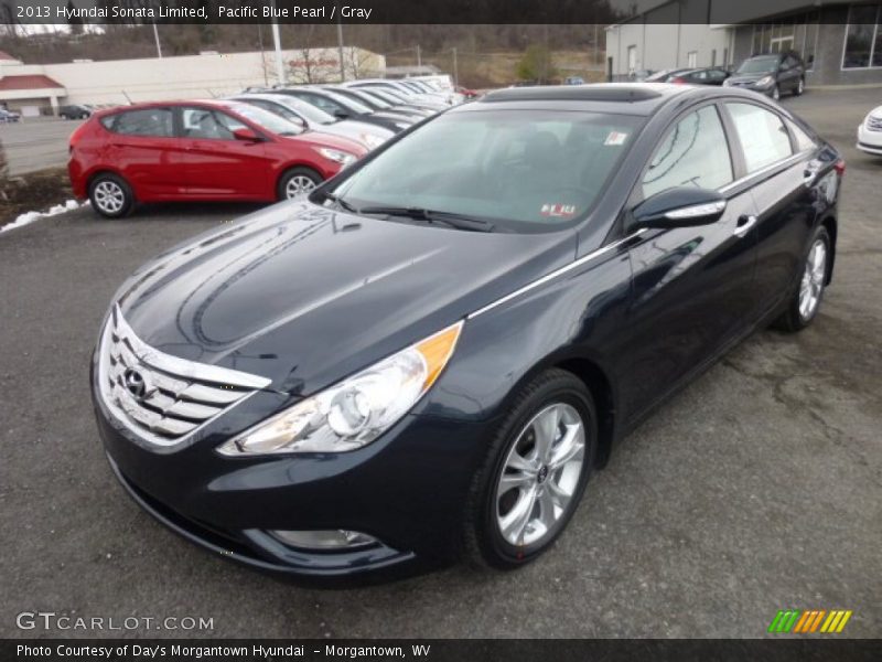 Front 3/4 View of 2013 Sonata Limited