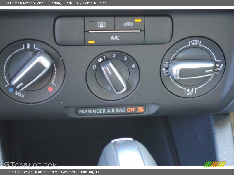 Black Uni / Cornsilk Beige 2013 Volkswagen Jetta SE Sedan
