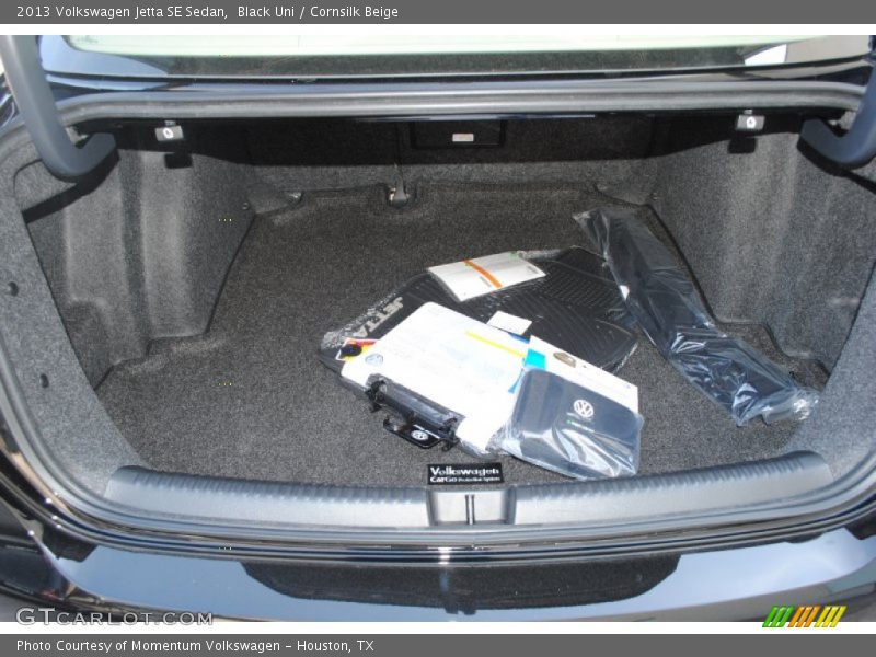 Black Uni / Cornsilk Beige 2013 Volkswagen Jetta SE Sedan