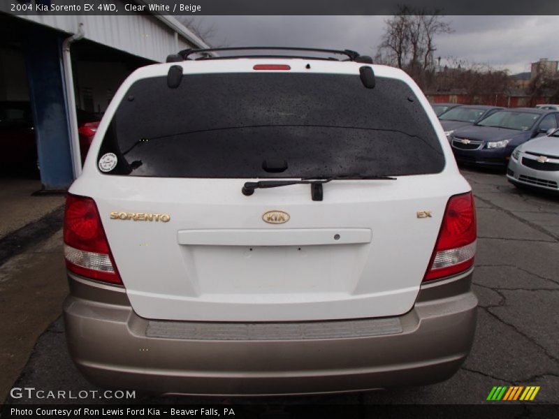 Clear White / Beige 2004 Kia Sorento EX 4WD