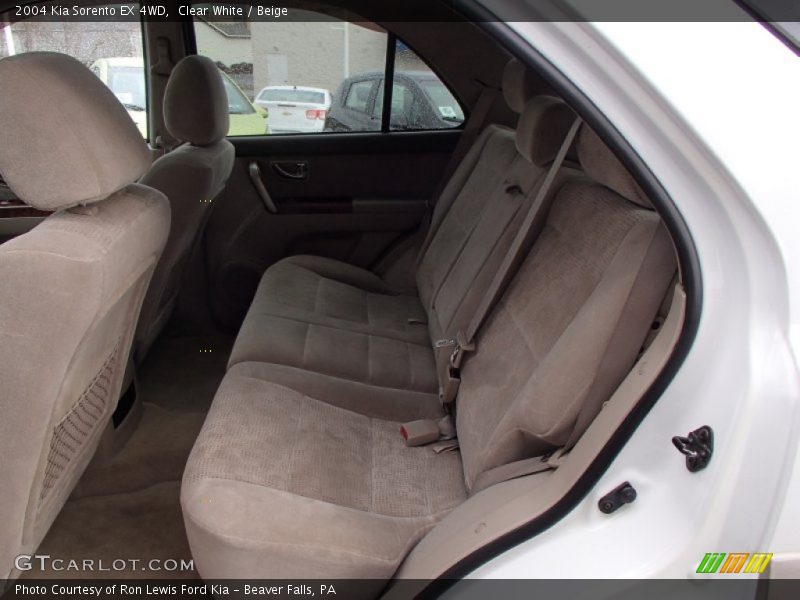 Clear White / Beige 2004 Kia Sorento EX 4WD