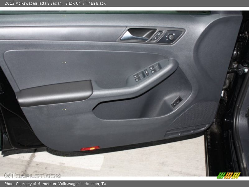 Black Uni / Titan Black 2013 Volkswagen Jetta S Sedan