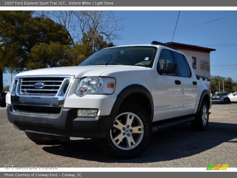 Oxford White / Light Stone 2007 Ford Explorer Sport Trac XLT