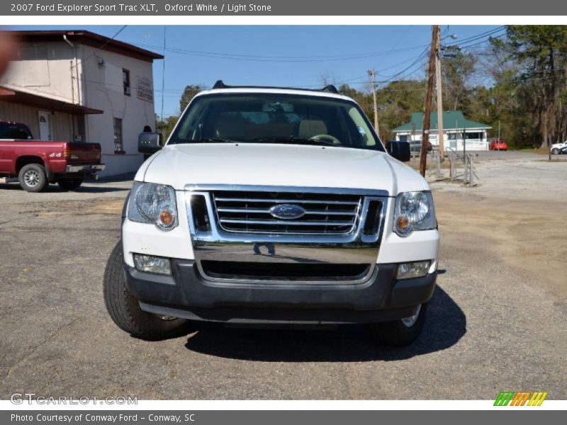 Oxford White / Light Stone 2007 Ford Explorer Sport Trac XLT