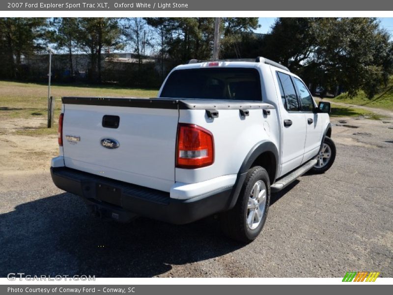 Oxford White / Light Stone 2007 Ford Explorer Sport Trac XLT