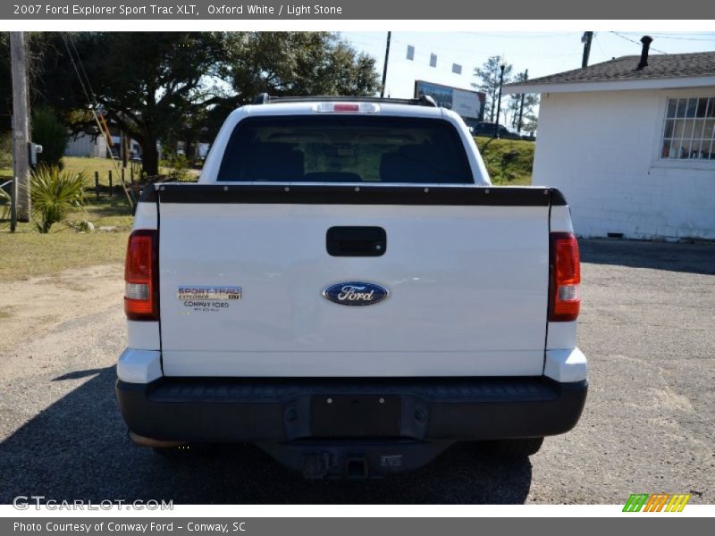 Oxford White / Light Stone 2007 Ford Explorer Sport Trac XLT