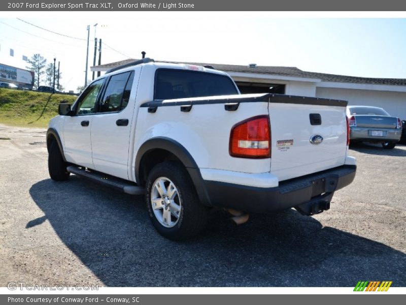 Oxford White / Light Stone 2007 Ford Explorer Sport Trac XLT