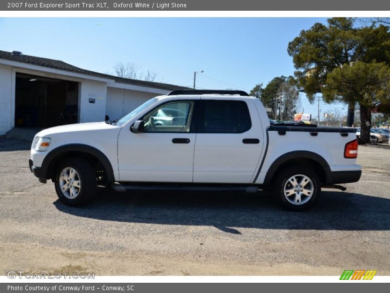 Oxford White / Light Stone 2007 Ford Explorer Sport Trac XLT