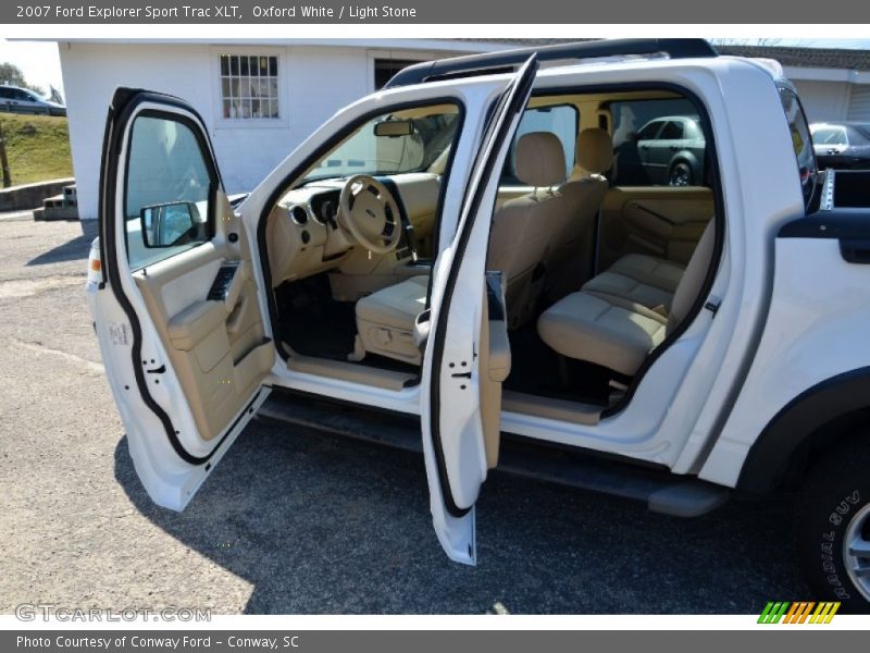 Oxford White / Light Stone 2007 Ford Explorer Sport Trac XLT