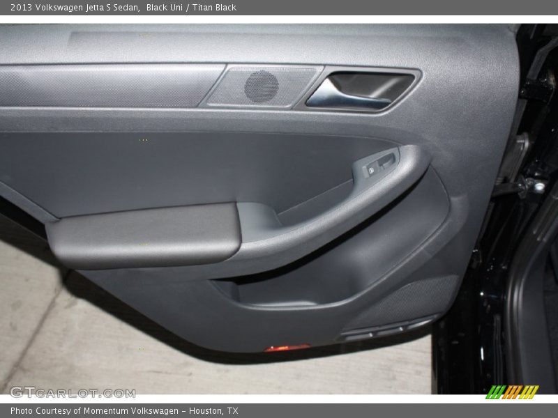 Black Uni / Titan Black 2013 Volkswagen Jetta S Sedan