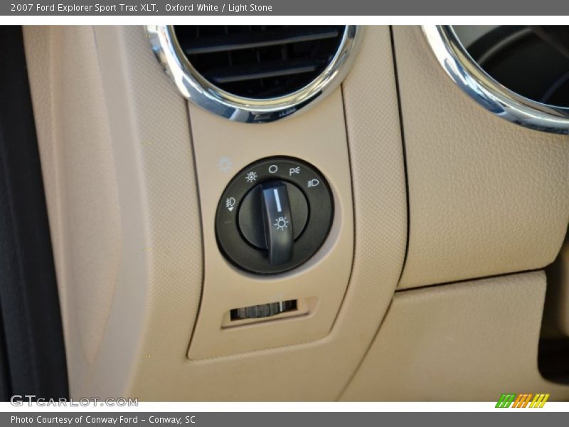 Oxford White / Light Stone 2007 Ford Explorer Sport Trac XLT