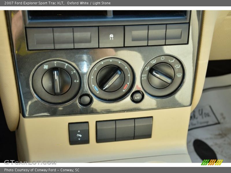 Oxford White / Light Stone 2007 Ford Explorer Sport Trac XLT