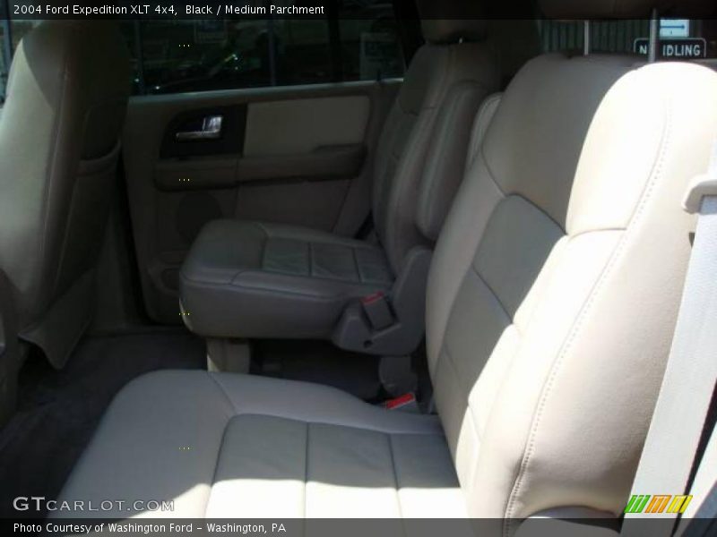 Black / Medium Parchment 2004 Ford Expedition XLT 4x4