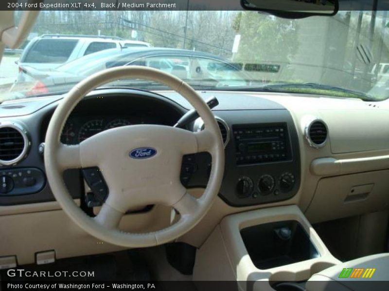 Black / Medium Parchment 2004 Ford Expedition XLT 4x4