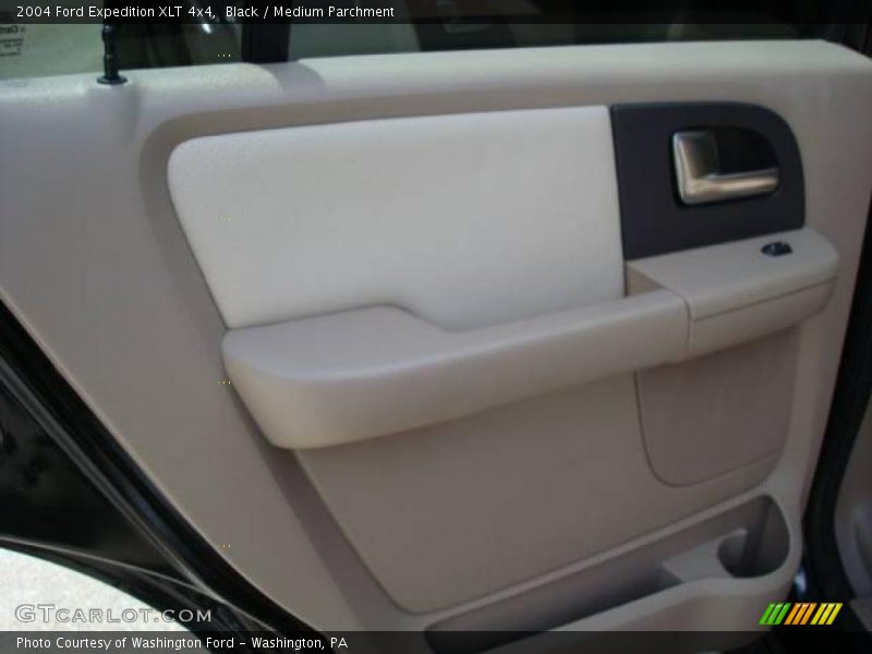 Black / Medium Parchment 2004 Ford Expedition XLT 4x4