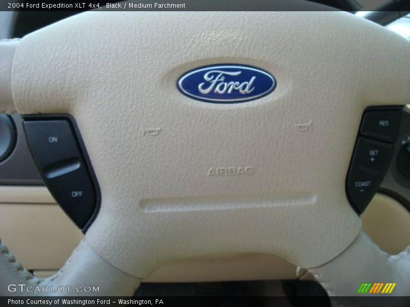Black / Medium Parchment 2004 Ford Expedition XLT 4x4