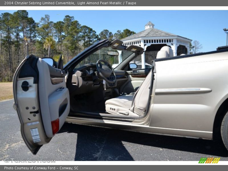 Light Almond Pearl Metallic / Taupe 2004 Chrysler Sebring Limited Convertible