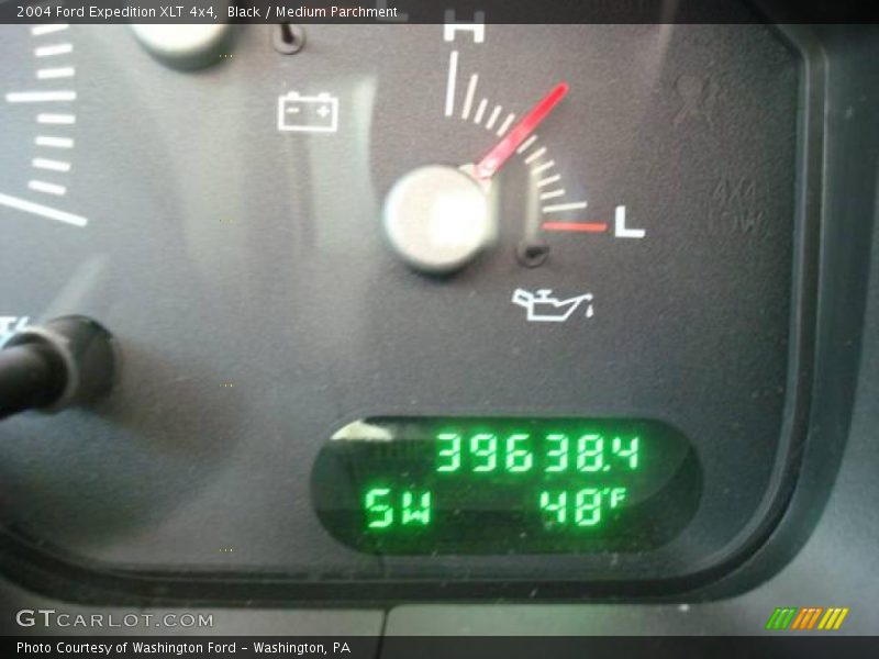 Black / Medium Parchment 2004 Ford Expedition XLT 4x4