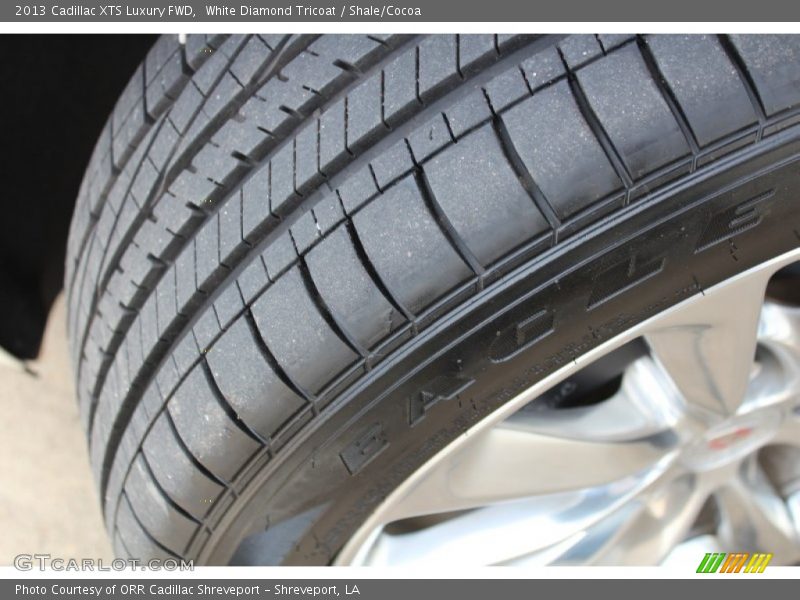 White Diamond Tricoat / Shale/Cocoa 2013 Cadillac XTS Luxury FWD