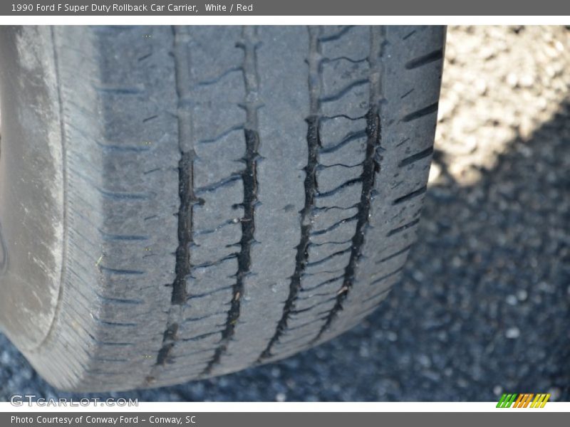 White / Red 1990 Ford F Super Duty Rollback Car Carrier