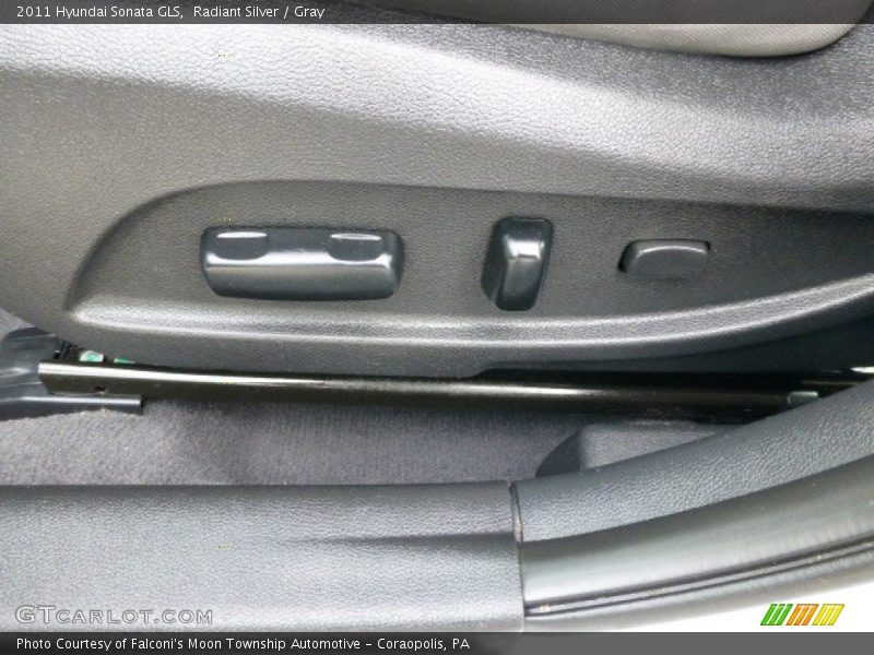 Radiant Silver / Gray 2011 Hyundai Sonata GLS